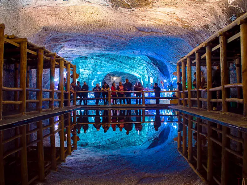 banner Water Mirror