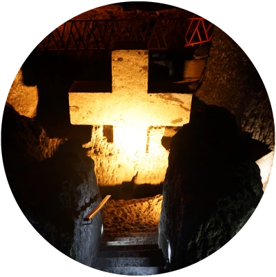 Viernes 18 de abril / Santo Viacrucis y Pasión del Señor Santo Viacrucis